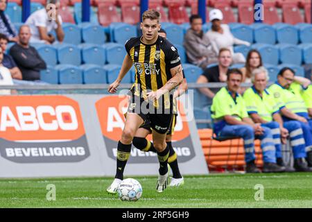 Arnhem, Niederlande. September 2023. ARNHEM, NIEDERLANDE - 3. SEPTEMBER: Ramon Hendriks von Vitesse während des niederländischen Eredivisie-Spiels zwischen Vitesse und AZ Alkmaar im Stadion Gelredome am 3. September 2023 in Arnhem, Niederlande. (Foto von Ben Gal/Orange Pictures) Credit: Orange Pics BV/Alamy Live News Stockfoto