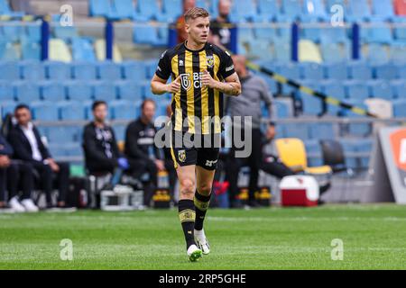 Arnhem, Niederlande. September 2023. ARNHEM, NIEDERLANDE - 3. SEPTEMBER: Ramon Hendriks von Vitesse während des niederländischen Eredivisie-Spiels zwischen Vitesse und AZ Alkmaar im Stadion Gelredome am 3. September 2023 in Arnhem, Niederlande. (Foto von Ben Gal/Orange Pictures) Credit: Orange Pics BV/Alamy Live News Stockfoto