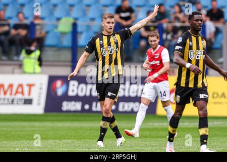 Arnhem, Niederlande. September 2023. ARNHEM, NIEDERLANDE - 3. SEPTEMBER: Ramon Hendriks von Vitesse während des niederländischen Eredivisie-Spiels zwischen Vitesse und AZ Alkmaar im Stadion Gelredome am 3. September 2023 in Arnhem, Niederlande. (Foto von Ben Gal/Orange Pictures) Credit: Orange Pics BV/Alamy Live News Stockfoto