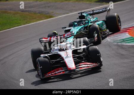 Monza, Italien. September 2023. 20 MAGNUSSEN Kevin (den), Haas F1 Team VF-23 Ferrari, Action während des Formel-1-Grand-Prix 2023 von Pirelli Grand Premio d'Italia, 14. Runde der Formel-1-Weltmeisterschaft 2023 vom 1. Bis 3. September 2023 auf dem Autodromo Nazionale di Monza in Monza, Italien - Foto Eric Alonso/DPPI Credit: DPPI Media/Alamy Live News Stockfoto