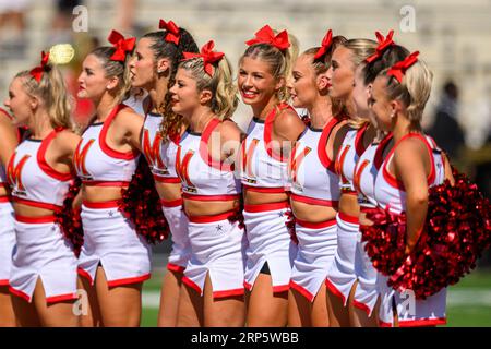 College Park, MD, USA. September 2023. Maryland Terrapins Cheerleader während des NCAA-Fußballspiels zwischen den Maryland Terrapins und den Towson Tigers im SECU Stadium im College Park, MD. Reggie Hildred/CSM/Alamy Live News Stockfoto