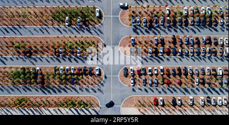 (181227) -- PEKING, 27. Dezember 2018 -- Luftaufnahme vom 25. Dezember 2018 zeigt einen Parkplatz im Laoyuhe Feuchtgebiet Park in Kunming, der Hauptstadt der südwestchinesischen Provinz Yunnan. ) XINHUA FOTOS DES TAGES XINHUA FOTOS DES TAGES HUXCHAO PUBLICATIONXNOTXINXCHN Stockfoto