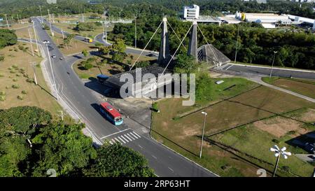 salvador, bahia, brasilien - 15. august 2022: Blick auf das Balanca-Gebäude im Centro Administrativo da Bahia in Salvador. Stockfoto