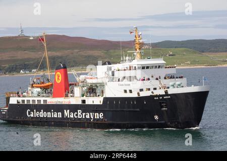 Die Fähre der Insel Arran legt in Port Ellen auf der Insel Islay in den Hebriden an. Stockfoto