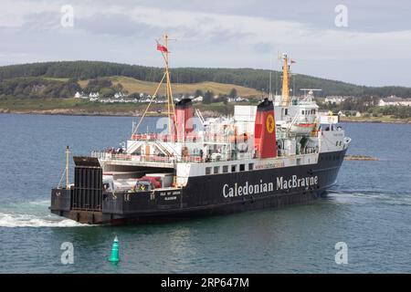 Die Fähre der Insel Arran legt in Port Ellen auf der Insel Islay in den Hebriden an. Stockfoto