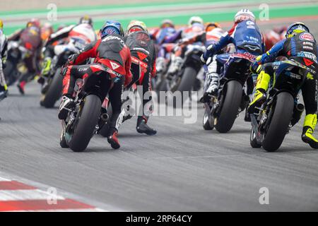 Barcelona, Spanien. September 2023. Renntag.Moto 2 Race Start während der MotoGP Gran Premi Monster Energy de Catalunya.Moto2 1-2-3 September 2023, auf dem Circuit de Barcelona-Catalunya in Barcelona, Spanien. Quelle: Rosdemora/Alamy Live News Stockfoto