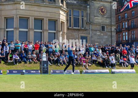 St. Andrews, Schottland. September 2023. Calum Scott vom Team GB&I beim 1. Abschlag während der sonntäglichen Singles beim Walker Cup 2023. Stockfoto