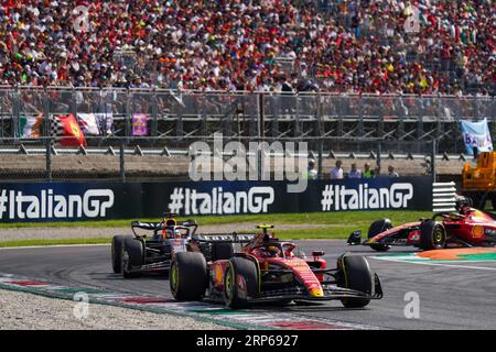 Monza, Italien. September 2023. Carlos Sainz aus Spanien fuhr den (55) Scuderia Ferrari SF-23 während des Formel 1 Pirelli Grand Prix 2023 am 3. September 2023 in Monza, Italien. Credit: Luca Rossini/E-Mage/Alamy Live News Credit: Luca Rossini/E-Mage/Alamy Live News Stockfoto