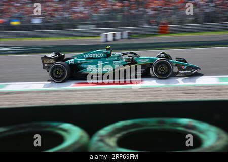 Monza, Italien. September 2023. MONZA, Italien, 23. September 2023; #14, Fernando ALONSO, ESP, Aston Martin Formel 1 Team, Aston Martin AMR23 Mercedes, Parco di Monza, Autodromo, Formel 1, F1, großer Preis von Italien, GP d'Italie, Motorsport, Formel1, Honorarpflichtiges Foto, gebührenpflichtiges Bild, Copyright © Gabriele MOLETI/ATP Images (MOLETI Gabriele/ATP/SPP) Credit: SPP Sport Press Photo. Alamy Live News Stockfoto