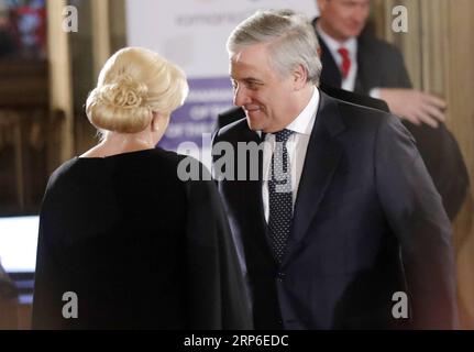 (190110) -- BUKAREST, 10. Januar 2019 -- der Präsident des Europäischen Parlaments Antonio Tajani (2. L) trifft am 10. Januar 2019 im rumänischen Atheneum zu einer offiziellen Einweihungszeremonie zum Beginn des rumänischen Ratsvorsitzes der Europäischen Union (EU) in Bukarest, der Hauptstadt Rumäniens, ein. Rumänien übernimmt auf europäischer Ebene durch den Vorsitz des Rates der Europäischen Union (EU) eine Vorreiterrolle, und das Hauptziel seines Mandats ist die Konsolidierung eines kohärenteren, geeinteren und stärkeren Europas, sagte Präsident Klaus Iohannis am späten Donnerstag vor dem Amtssitz Stockfoto