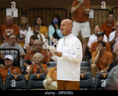 3. September 2023: Texas-Cheftrainer Jerritt Elliott während eines NCAA-Volleyball-Spiels zwischen Texas und Stanford am 3. September 2020 in Austin. (Bild: © Scott Coleman/ZUMA Press Wire) NUR REDAKTIONELLE VERWENDUNG! Nicht für kommerzielle ZWECKE! Stockfoto