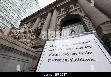 (190112) -- NEW YORK, 12. Januar 2019 (Xinhua) -- Eine Mitteilung über die Schließung aufgrund einer teilweisen Schließung der Regierung ist am Eingang des National Museum of the American Indian George Gustav Heye Center, Teil der Smithsonian Institution, in New York, USA, 12. Januar 2019 zu sehen. Als die Uhr Mitternacht einschlug, trat die teilweise Schließung der US-Regierung wegen umstrittener Gelder des Kongresses für die Grenzmauer von Präsident Donald Trump am Samstag an ihren 22. Tag ein und markierte damit die längste Regierungsschließung in der Geschichte der USA. (Xinhua/Wang Ying) US-NEW YORK-REGIERUNG-SHUTDOWN PUBLICATIONxNOTxINxCHN Stockfoto