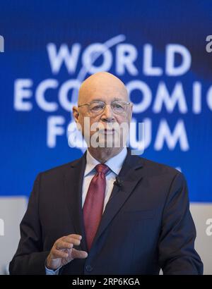 (190115) -- GENF, 15. Januar 2019 -- der Gründer des Weltwirtschaftsforums (WEF) Klaus Schwab spricht auf einer Pressekonferenz im WEF-Hauptsitz in Genf, Schweiz, 15. Januar 2019. Die Welt tritt aufgrund der technologischen Zerrüttung der Vierten Industriellen Revolution und der geo-ökonomischen und geopolitischen Neuausrichtung in eine Phase tiefer Instabilität ein, sagte Klaus Schwab am Dienstag. Die Jahrestagung des Forums 2019 findet vom 22. Bis 25. Januar in Davos-Klosters in der Schweiz statt. ) SCHWEIZ-GENF-WEF-KLAUS SCHWAB-PRESSEKONFERENZ XUXJINQUAN PUBLICATIONXNOTXINXCHN Stockfoto