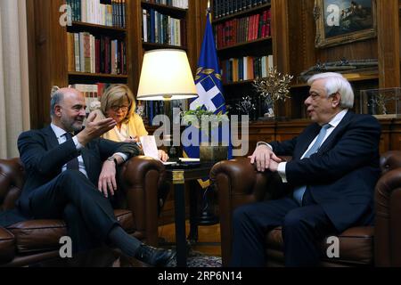 (190116) -- ATHEN, 16. Januar 2019 -- der griechische Präsident Prokopis Pavlopoulos (R) trifft sich am 16. Januar in Athen, Griechenland, mit Pierre Moscovici (L), dem EU-Kommissar für Wirtschaft und Finanzen, Steuern und Zoll, 2019. ) GRIECHENLAND-ATHEN-PRÄSIDENT-EU-MOSCOVICI-TREFFEN MARIOSXLOLOS PUBLICATIONXNOTXINXCHN Stockfoto