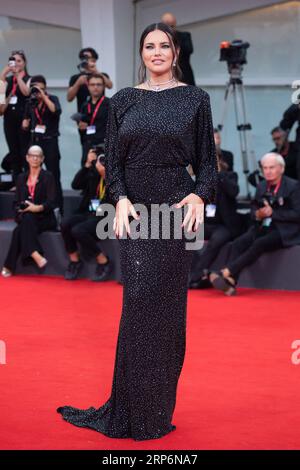 Venedig, Italien. September 2023. Adriana Lima besuchte am 3. September 2023 das 80. Filmfestival Venedig (Mostra) in Venedig, Italien. Foto von Aurore Marechal/ABACAPRESS.COM Credit: Abaca Press/Alamy Live News Stockfoto