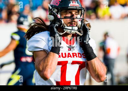 Stuttgart, Deutschland. September 2023. European League of Football, elf/ Game : Helvetische Garde bei Stuttgart Surge am 03. September 2023, Helvetic Guards/WR # 17 Pierrre-Yves Dayres im Gazi-Stadion, Stuttgart, Deutschland, Credit: Frank Baumert/Alamy Live News Stockfoto