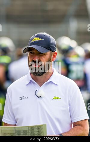 Stuttgart, Deutschland. September 2023. European League of Football, elf/ Game : Helvetische Garde bei Stuttgart Surge am 03. September 2023, im Gazi-Stadion, Stuttgart, Deutschland, Cheftrainer Jordan Neuman/Stuttgart Surge Credit: Frank Baumert/Alamy Live News Stockfoto