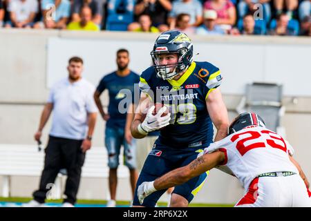 Stuttgart, Deutschland. September 2023. European League of Football, elf/ Game : Helvetische Garde bei Stuttgart Surge am 03. September 2023, im Gazi-Stadion, Stuttgart, Deutschland, WR # 13 Joshua Haas/Stuttgart Surge Credit: Frank Baumert/Alamy Live News Stockfoto