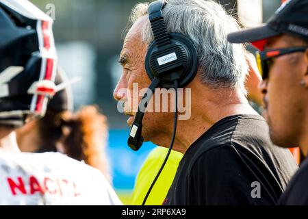 Stuttgart, Deutschland. September 2023. European League of Football, elf/ Game : Helvetische Garde bei Stuttgart Surge am 03. September 2023, im Gazi Stadium, Stuttgart, Deutschland, Cheftrainer Norm Chow/Helvetic Guards Credit: Frank Baumert/Alamy Live News Stockfoto