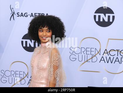 (190128) -- LOS ANGELES, 28. Januar 2019 -- die Schauspielerin Yara Shahidi kommt am 27. Januar 2019 für die 25. Jährlichen Screen Actors Guild Awards im Shrine Auditorium in Los Angeles, USA. Li Ying) U.S.-LOS ANGELES-sag VERLEIHT liying3 PUBLICATIONxNOTxINxCHN Stockfoto