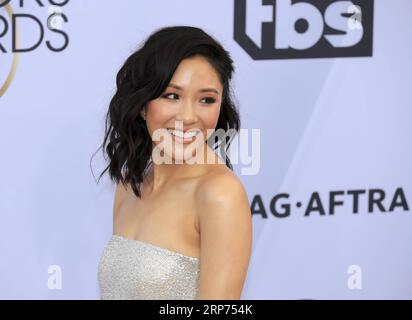 (190128) -- LOS ANGELES, 28. Januar 2019 -- Schauspielerin Constance Wu trifft am 27. Januar 2019 für die 25. Jährlichen Screen Actors Guild Awards im Shrine Auditorium in Los Angeles ein. Li Ying) U.S.-LOS ANGELES-sag VERLEIHT liying3 PUBLICATIONxNOTxINxCHN Stockfoto
