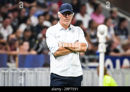 Lyon, Frankreich. September 2023. Laurent BLANC von Lyon während des Ligue-1-Fußballspiels der französischen Meisterschaft zwischen Olympique Lyonnais (Lyon) und Paris Saint-Germain am 3. September 2023 im Groupama-Stadion in Decines-Charpieu bei Lyon, Frankreich - Foto Matthieu Mirville/DPPI Credit: DPPI Media/Alamy Live News Stockfoto