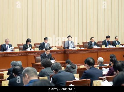 (190129) -- PEKING, 29. Januar 2019 -- Li Zhanshu, Vorsitzender des Ständigen Ausschusses des Nationalen Volkskongresses (NPC), leitet die erste Plenarsitzung der achten Sitzung des 13. Ständigen Ausschusses des NPC in Peking, Hauptstadt Chinas, am 29. Januar 2019. ) CHINA-BEIJING-LI ZHANSHU-NPC-MEETING (CN) SHENXHONG PUBLICATIONXNOTXINXCHN Stockfoto