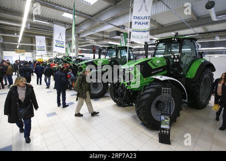 (190201) -- WARSCHAU, 1. Februar 2019 -- Traktoren der deutschen Deutz-Fahr werden auf der Internationalen Landwirtschaftsmesse auf der PTAK Warsaw Expo in Nadarzyn, Polen, am 1. Februar 2019 gesehen. Die jährliche Veranstaltung findet hier vom 1. Bis 3. Februar statt und gibt einen Überblick über den Markt für landwirtschaftliche maschinen, Geräte und Lösungen. ) POLEN-WARSCHAU-INTERNATIONALE LANDWIRTSCHAFTSMESSE JaapxArriens PUBLICATIONxNOTxINxCHN Stockfoto