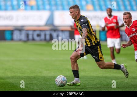 Arnhem, Niederlande. September 2023. ARNHEM, NIEDERLANDE - 3. SEPTEMBER: Kacper Kozlowski von Vitesse während des niederländischen Eredivisie-Spiels zwischen Vitesse und AZ Alkmaar im Stadion Gelredome am 3. September 2023 in Arnhem, Niederlande. (Foto von Ben Gal/Orange Pictures) Credit: Orange Pics BV/Alamy Live News Stockfoto