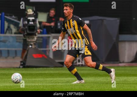 Arnhem, Niederlande. September 2023. ARNHEM, NIEDERLANDE - 3. SEPTEMBER: Dominik Oroz von Vitesse während des niederländischen Eredivisie-Spiels zwischen Vitesse und AZ Alkmaar im Stadion Gelredome am 3. September 2023 in Arnhem, Niederlande. (Foto von Ben Gal/Orange Pictures) Credit: Orange Pics BV/Alamy Live News Stockfoto