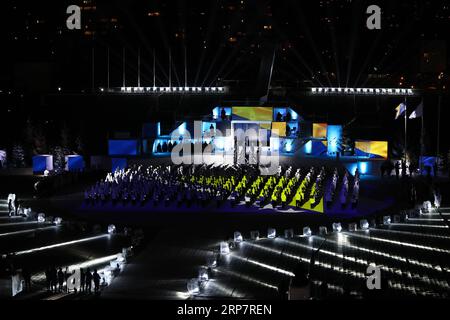 (190211) -- SARAJEVO, 11. Februar 2019 (Xinhua) -- Darsteller nehmen an der Eröffnungszeremonie des 14. Europäischen Jugend-Olympischen Festivals (EYOF 2019) im städtischen Olympiastadion in Sarajevo, Bosnien und Herzegowina (BiH) am 10. Februar 2019 Teil. (Xinhua/Nedim Grabovica) (SP)BOSNIEN UND HERZEGOWINA-SARAJEVO-EUROPEAN YOUTH OLYMPIC FESTIVAL PUBLICATIONxNOTxINxCHN Stockfoto