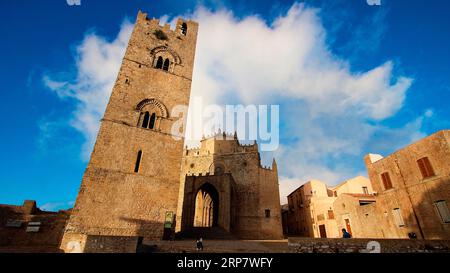 Torre di Re Federico, Campanile del Real Duoma, Norman Dome, Super Wide Angle, Erice, Provinz Trapani, Mountain, Sizilien, Italien Stockfoto