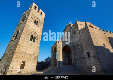 Torre di Re Federico, Campanile del Real Duoma, Norman Dome, Super Wide Angle, Erice, Provinz Trapani, Mountain, Sizilien, Italien Stockfoto