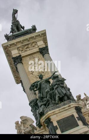 Nahaufnahme des Denkmals für Alfonso XII im El Retiro Park in Madrid Spanien Stockfoto