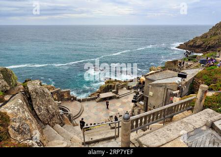 Minack Theatre, The Minack, Klippe mit Blick auf Bühne und Meer, Porthcurno, Penzance, Cornwall, England, Vereinigtes Königreich Stockfoto