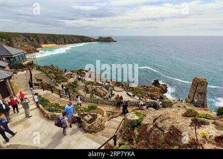 Minack Theatre, The Minack, Klippe mit Blick auf Küste und Meer, Porthcurno, Penzance, Cornwall, England, Vereinigtes Königreich Stockfoto