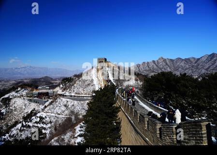 (190216) -- PEKING, 16. Februar 2019 (Xinhua) -- Foto vom 15. Februar 2019 zeigt eine Schneelandschaft an der Großen Mauer von Badaling in Peking, der Hauptstadt Chinas. (Xinhua/Fan Jiashan) CHINA-SNOW (CN) PUBLICATIONxNOTxINxCHN Stockfoto