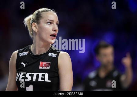 Brüssel, Belgien. September 2023. Gizem Orge aus der Türkei, dargestellt bei einem Volleyballspiel zwischen der Türkei und Italien am Sonntag, den 03. September 2023 in Brüssel, im Finale der Europameisterschaft der Frauen 2023. Das EuroVolley-Turnier 2023 findet vom 15. August bis zum 3. September statt. BELGA PHOTO KRISTOF VAN ACCOM Credit: Belga News Agency/Alamy Live News Stockfoto