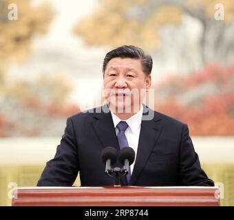 (190220) -- PEKING, 20. Februar 2019 -- der chinesische Präsident Xi Jinping, ebenfalls Generalsekretär des Zentralkomitees der Kommunistischen Partei Chinas und Vorsitzender der Zentralen Militärkommission, hält eine Rede, während er Vertreter von Weltraumwissenschaftlern und Ingenieuren trifft, die an der Forschung und Entwicklung der Chang e-4-Mission in der Großen Halle des Volkes in Peking, Hauptstadt Chinas, am 20. Februar 2019 beteiligt waren. ) CHINA-PEKING-XI JINPING-CHANG E-4 MISSION-REPRESENTATIVES-MEETING (CN) JUXPENG PUBLICATIONXNOTXINXCHN Stockfoto