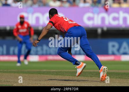 Birmingham 3. September : Cris Jordon of England in Bowling-Action während der dritten Vitality T20 International England Men gegen New Zealand Men in Edgbaston am 2023. September Birmingham England . Stockfoto