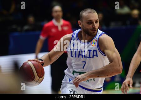 Quezon City, Philippinen. September 2023. Stefano Tonut von der italienischen Basketballmannschaft für Männer, die während des FIBA Männer Basketball-WM-Spiels 2023 zwischen Italien und Puerto Rico im Araneta Coliseum in Aktion war. Endstand: Italien 73:57 Puerto Rico. (Foto: Luis Veniegra/SOPA Images/SIPA USA) Credit: SIPA USA/Alamy Live News Stockfoto