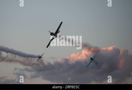 (190301) -- MELBOURNE, 1. März 2019 -- Flugzeuge treten während der Australian International Airshow und der Aerospace & Defence Exposition am Avalon Airport, Melbourne, 1. März 2019 auf. ) AUSTRALIA-MELBOURNE-AIR SHOW BaixXuefei PUBLICATIONxNOTxINxCHN Stockfoto