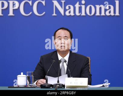 (190305) -- PEKING, 5. März 2019 -- Wang Peian, Mitglied des 13. Nationalen Komitees der Politischen Konsultativkonferenz des chinesischen Volkes (CPPCC), nimmt an einer Pressekonferenz über den Sieg der drei großen Schlachten der Vorsorge und der Entschärfung großer Risiken, der gezielten Armutsbekämpfung, der Bekämpfung der Armut und der Armut Teil. und die Vermeidung und Kontrolle von Umweltverschmutzung, für die zweite Sitzung des 13. CPPCC National Committee in Peking, Hauptstadt von China, 5. März 2019. ) (ZWEI SITZUNGEN)CHINA-PEKING-CPPCC-PRESSEKONFERENZ (CN) SHENXBOHAN PUBLICATIONXNOTXINXCHN Stockfoto