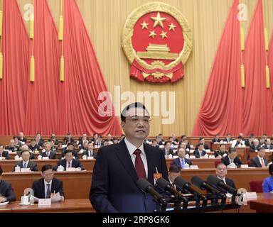 (190305) -- PEKING, 5. März 2019 -- der chinesische Premierminister Li Keqiang gibt einen Arbeitsbericht der Regierung bei der Eröffnungssitzung der zweiten Sitzung des 13. Nationalen Volkskongresses in der Großen Halle des Volkes in Peking, Hauptstadt von China, 5. März 2019. ) (ZWEI SITZUNGEN)CHINA-BEIJING-LI KEQIANG-NPC-OPENING (CN) LIXXUEREN PUBLICATIONXNOTXINXCHN Stockfoto