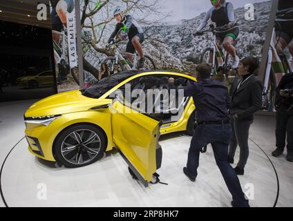 (190306) -- GENF, 6. März 2019 (Xinhua) -- Foto aufgenommen am 6. März 2019 zeigt das Konzept Skoda Vision IV auf dem 89. Internationalen Automobilsalon Genf in Genf, Schweiz. Elektroautos und Hybridfahrzeuge sind Höhepunkte auf dem diesjährigen Internationalen Automobilsalon in Genf, der vom 7. Bis 17. März für die Öffentlichkeit geöffnet ist. (Xinhua/Xu Jinquan) SCHWEIZ-GENF-INTERNATIONALE MOTORSHOW-ELEKTROAUTOS PUBLICATIONxNOTxINxCHN Stockfoto