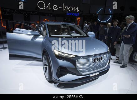 (190306) -- GENF, 6. März 2019 (Xinhua) -- Foto aufgenommen am 6. März 2019 zeigt das Audi Q4 e-tron Konzept auf dem 89. Internationalen Automobilsalon Genf in Genf, Schweiz. Elektroautos und Hybridfahrzeuge sind Höhepunkte auf dem diesjährigen Internationalen Automobilsalon in Genf, der vom 7. Bis 17. März für die Öffentlichkeit geöffnet ist. (Xinhua/Xu Jinquan) SCHWEIZ-GENF-INTERNATIONALE MOTORSHOW-ELEKTROAUTOS PUBLICATIONxNOTxINxCHN Stockfoto