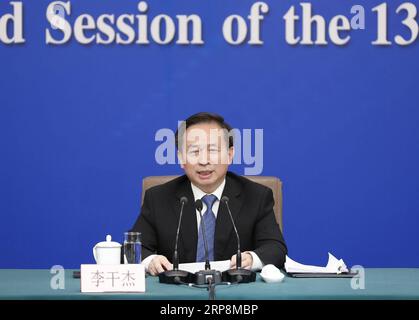 (190311) -- PEKING, 11. März 2019 -- Umwelt- und Umweltminister Li Ganjie nimmt an einer Pressekonferenz über den entschlossenen Kampf zur Vermeidung und Kontrolle von Umweltverschmutzung für die zweite Sitzung des 13. Nationalen Volkskongresses (NPC) in Peking, Hauptstadt Chinas, am 11. März 2019 Teil. ) (ZWEI SITZUNGEN)CHINA-PEKING-NPC-PRESSEKONFERENZ (CN) SHENXBOHAN PUBLICATIONXNOTXINXCHN Stockfoto