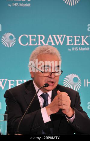 (190311) -- HOUSTON (USA), 11. März 2019 (Xinhua) -- Fatih Birol, Executive Director der International Energy Agency (IEA), spricht auf einer Pressekonferenz in Houston, Texas, USA, am 11. März 2019. Die zweite Welle der Schieferrevolution in den USA kommt, und sie wird den internationalen Öl- und Gashandel erschüttern, sagte Fatih Birol auf der Pressekonferenz. Die 38. CERAWeek startete am Montag in Houston, der viertgrößten Stadt der Vereinigten Staaten. (Xinhua/Liu Liwei) U.S-HOUSTON-CERAWEEK-OPENING PUBLICATIONxNOTxINxCHN Stockfoto