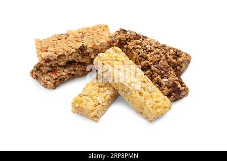 Verschiedene leckere Müsliriegel isoliert auf weiß Stockfoto