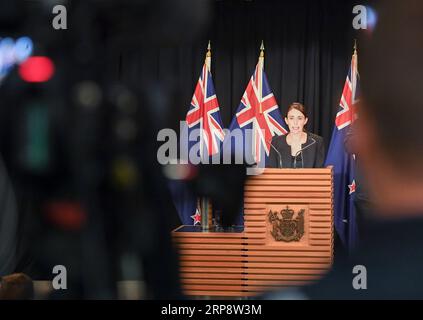 (190316) -- WELLINGTON, 16. März 2019 (Xinhua) -- Neuseelands Premierminister Jacinda Ardern spricht am 16. März 2019 in Wellington, der Hauptstadt Neuseelands. Jacinda Ardern wiederholte am Samstagmorgen in der Öffentlichkeit, dass das Waffengesetz des Landes geändert werde. Bewaffnete eröffneten am Freitag das Feuer in zwei separaten Moscheen in Christchurch, wobei 49 Menschen getötet und 48 weitere verletzt wurden. (Xinhua/Guo Lei) NEUSEELAND-WELLINGTON-PM-CHRISTCHURCH-ATTACKS-BRIEFING PUBLICATIONxNOTxINxCHN Stockfoto